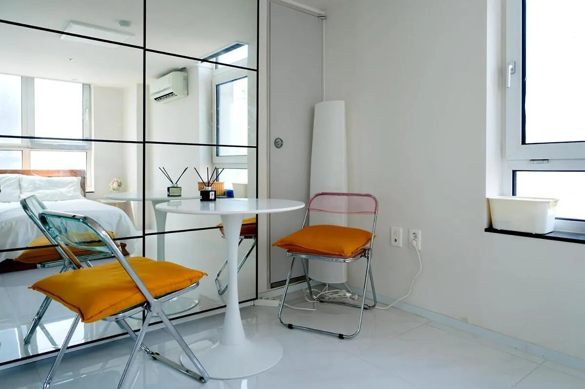 Modern Gangnam Skyview Loft Seoul, Samsung Station Apartment Seoul