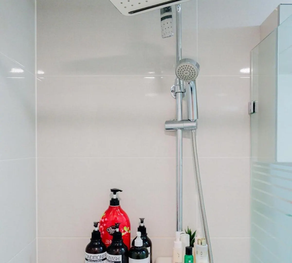Modern Gangnam Skyview Loft Seoul, Samsung Station Apartment